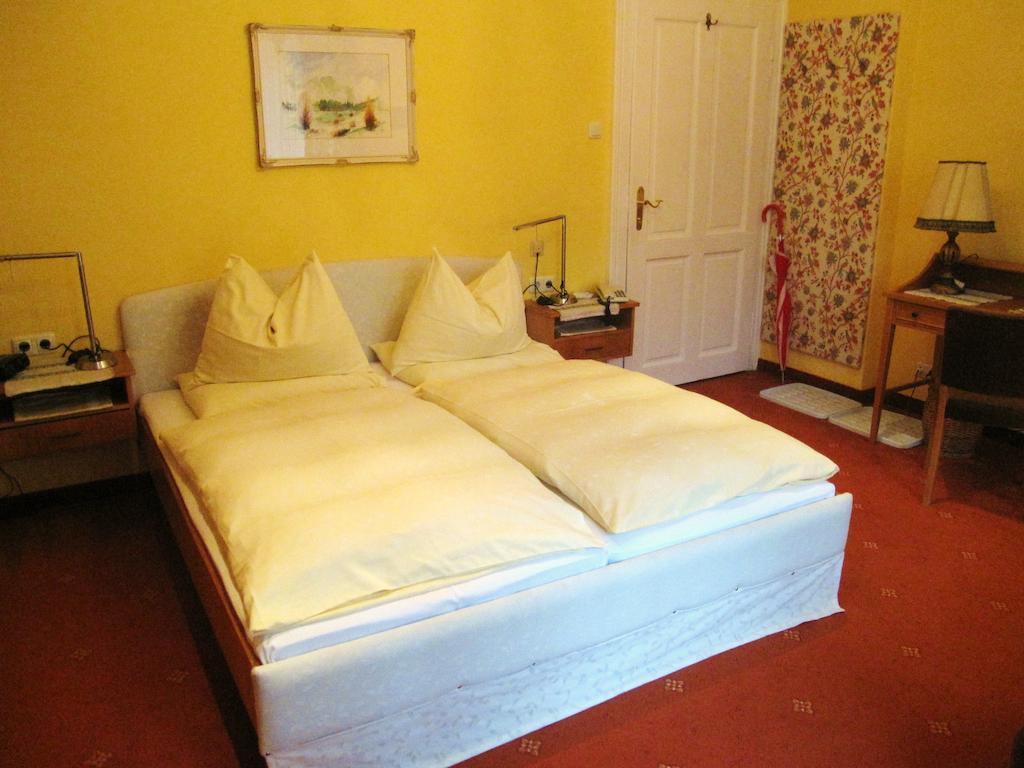 Kur- und Gästehaus Villa Anna Bad Hofgastein Zimmer foto